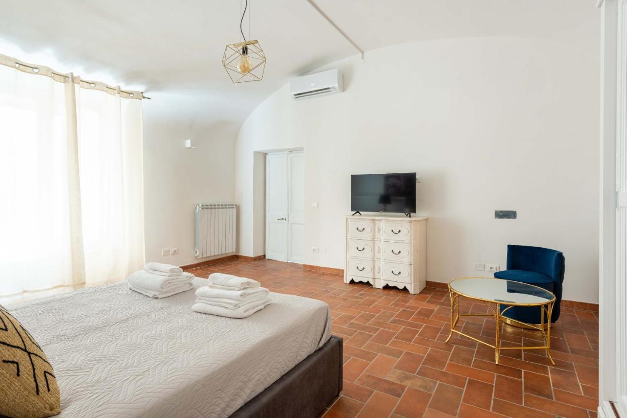 Navona 7 Suite Roma Esterno foto